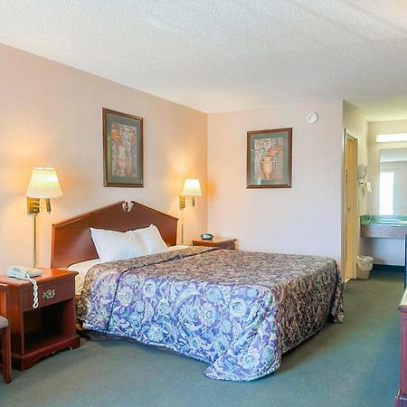 Oyo Hotel East Macon I-75 Экстерьер фото