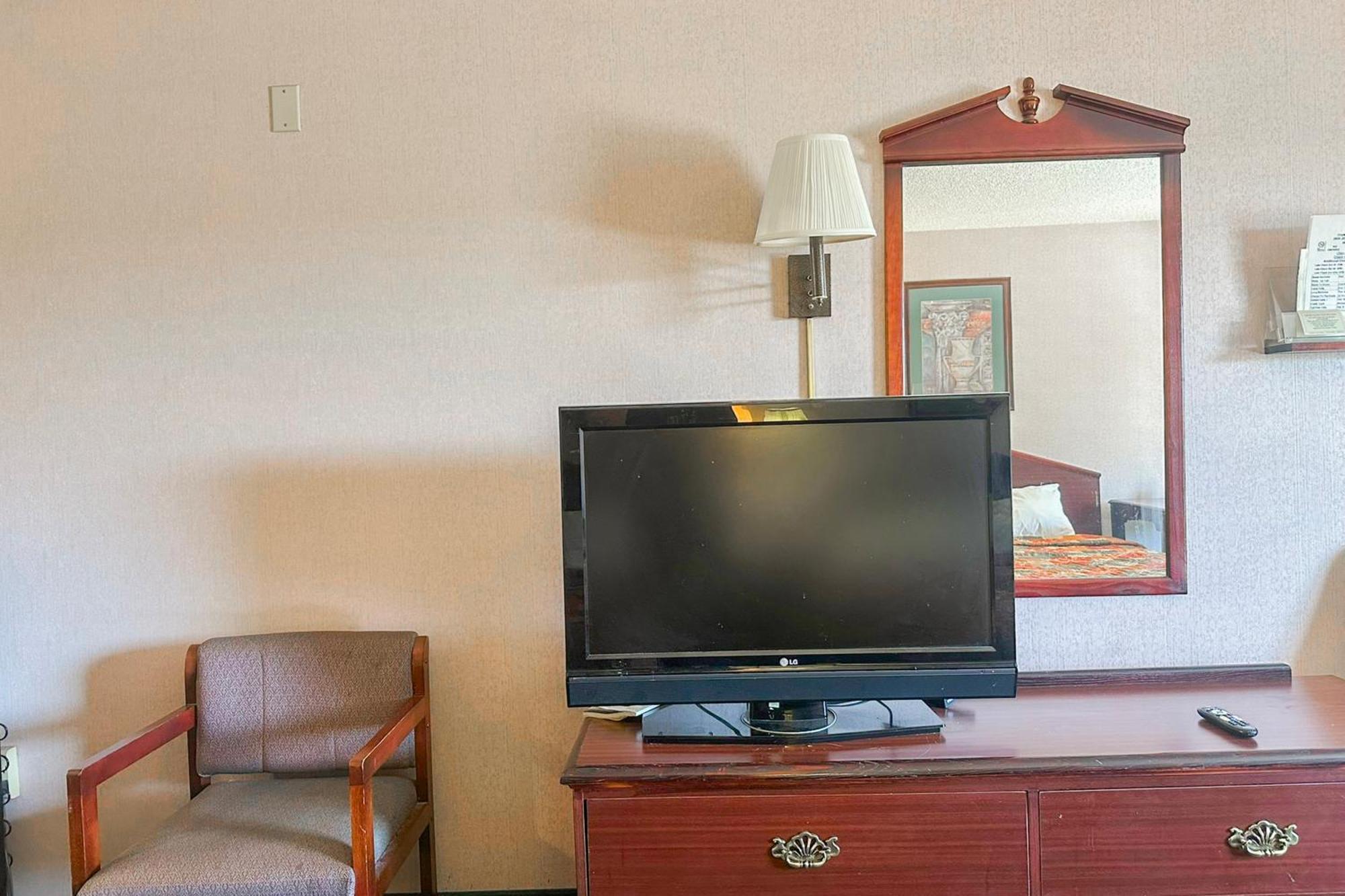 Oyo Hotel East Macon I-75 Экстерьер фото