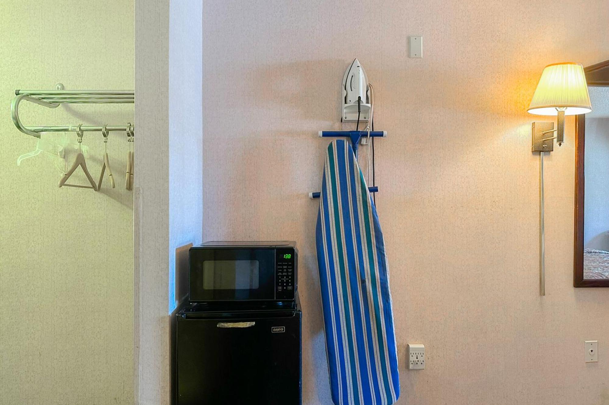 Oyo Hotel East Macon I-75 Экстерьер фото