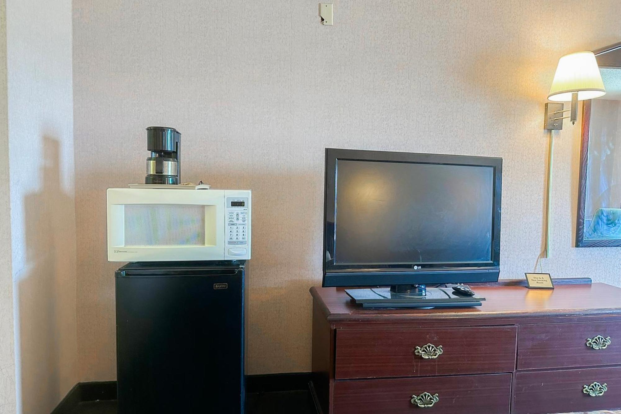 Oyo Hotel East Macon I-75 Экстерьер фото