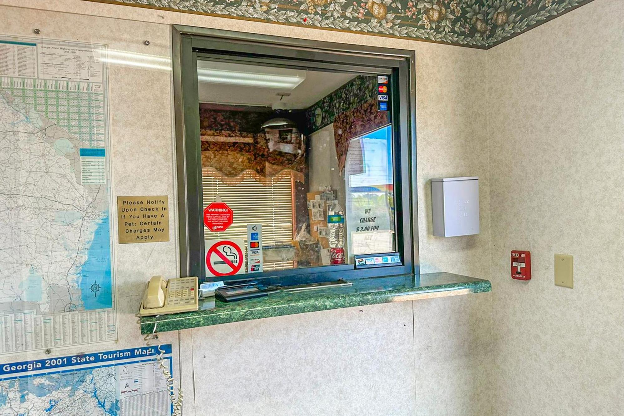 Oyo Hotel East Macon I-75 Экстерьер фото