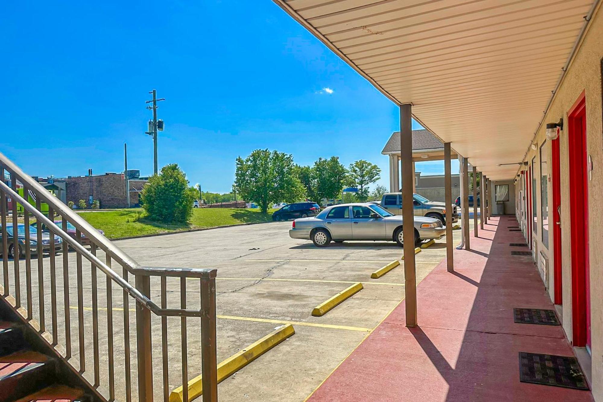 Oyo Hotel East Macon I-75 Экстерьер фото